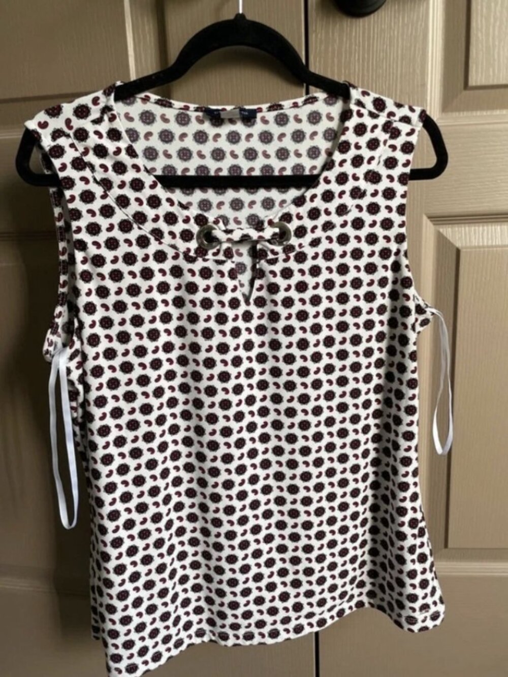 Sleeveless top woman size L